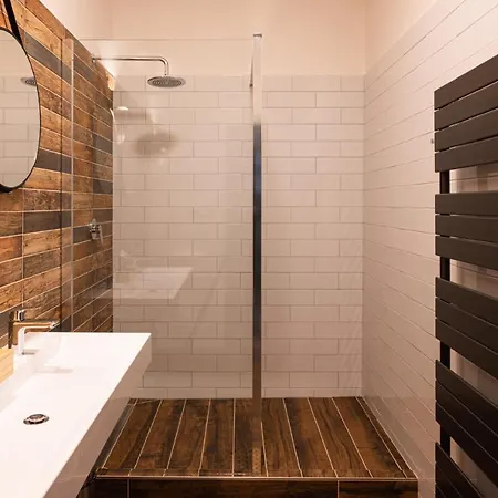 Art & Хостел Двур-Кралове-над-Лабем