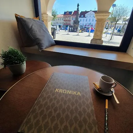 Art & Двур-Кралове-над-Лабем