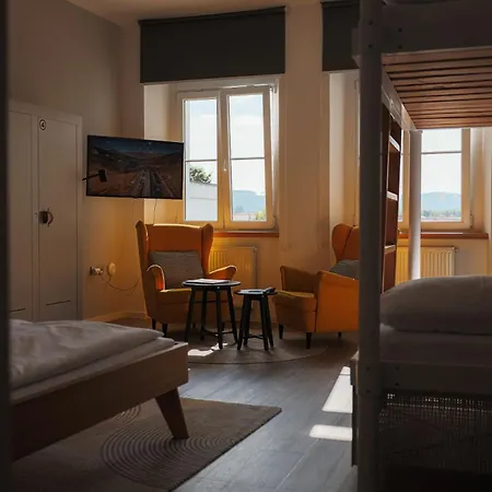 Хостел Art & Двур-Кралове-над-Лабем